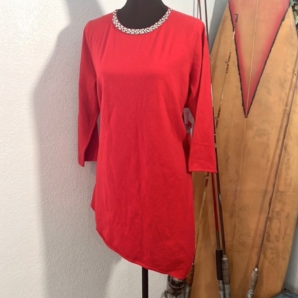NWT Carmen Marc Valvo, Perfect Red, Soft Tunic w/Rhinestone Collar Embellishment - Picture 4 of 9
